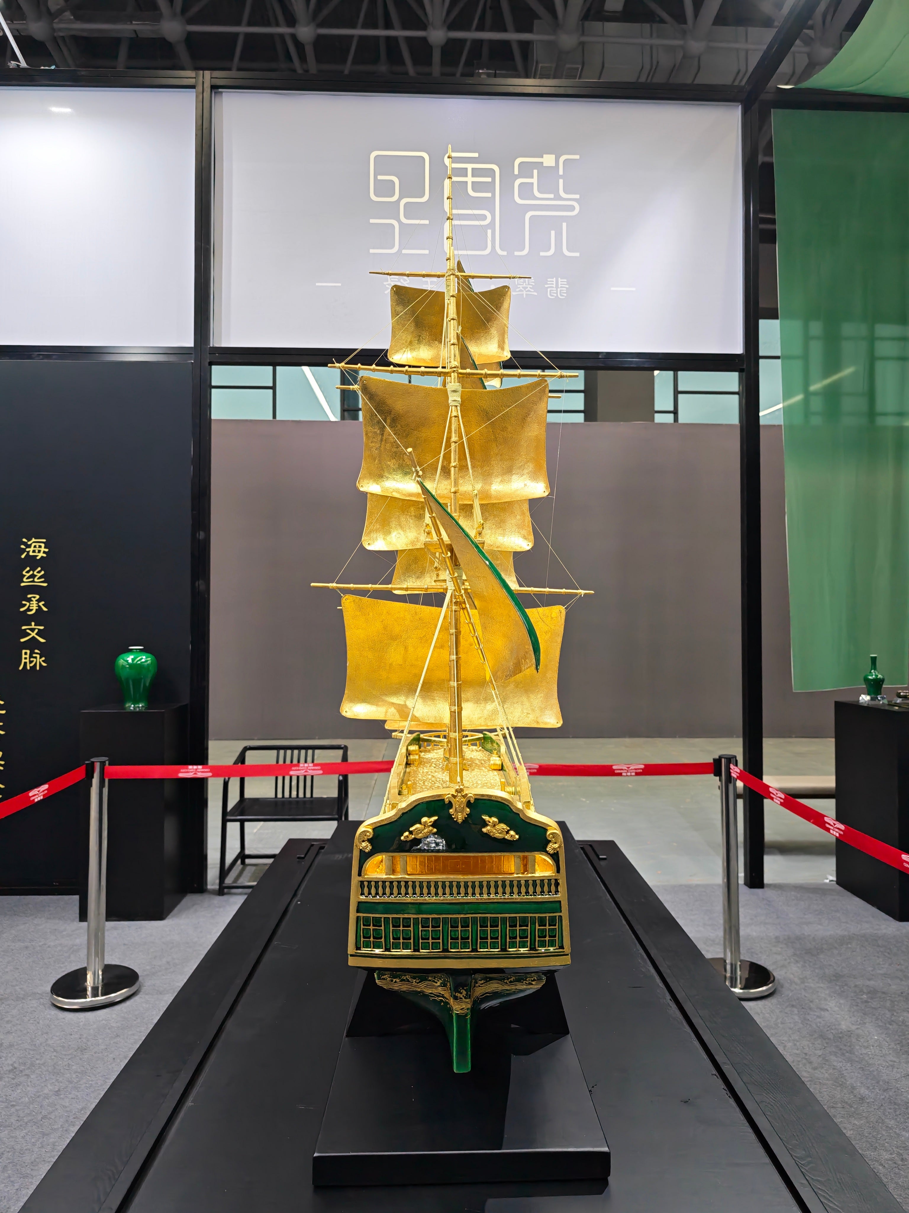 Jingdezhen · Hand-Crafted Porcelain Tall Ship "Götheborg" — Collector's Art Sculpture