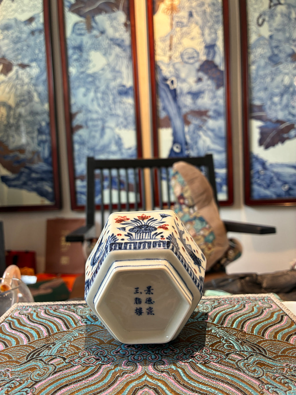 Yu Zhi Lou" Studio Hand- painted "Fish & Lotus" Hexagonal Teacup