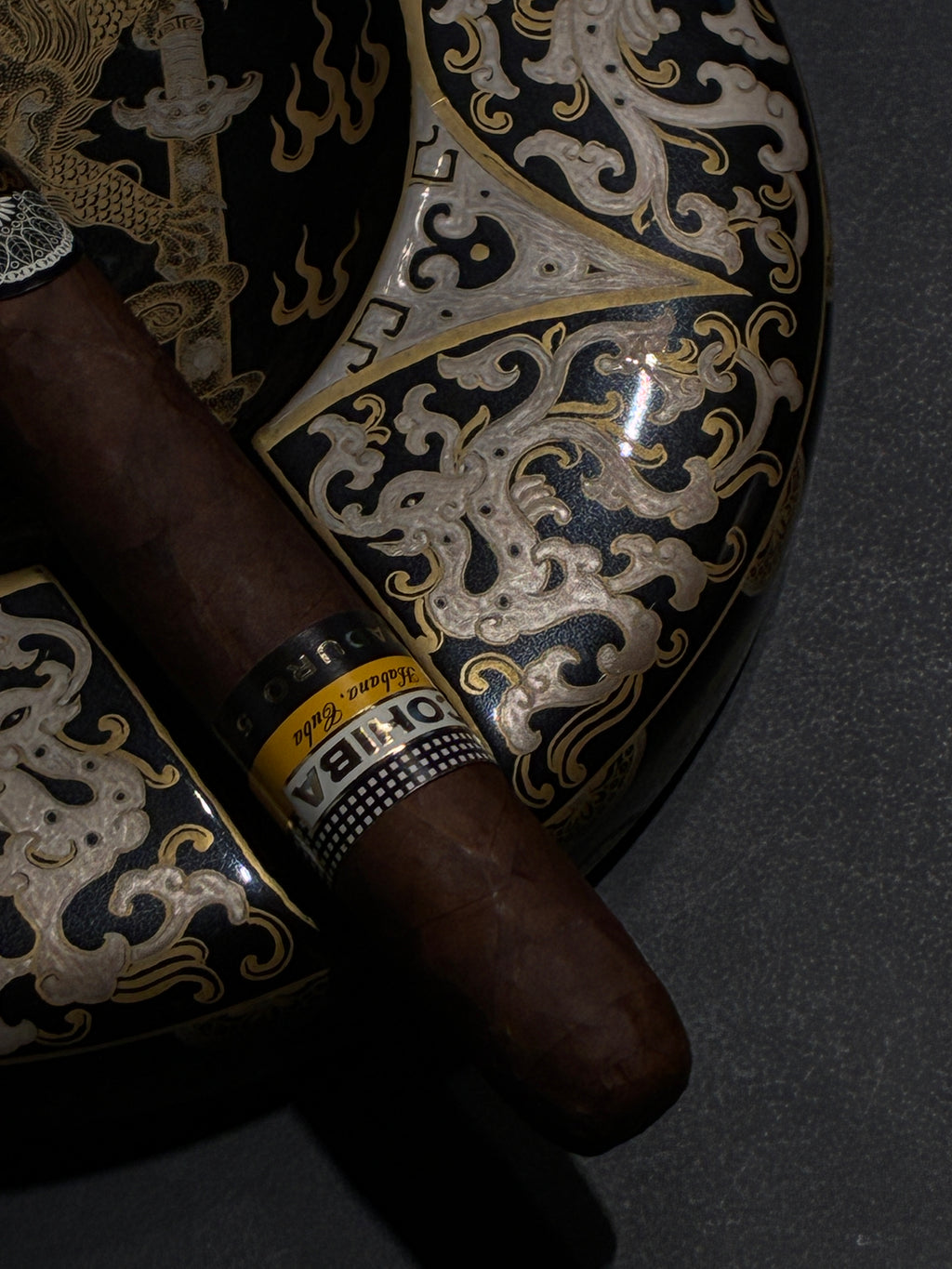 Handmade Jingdezhen Wood-Fired Porcelain Cigar Ashtray - Black & Gold Dragon Design