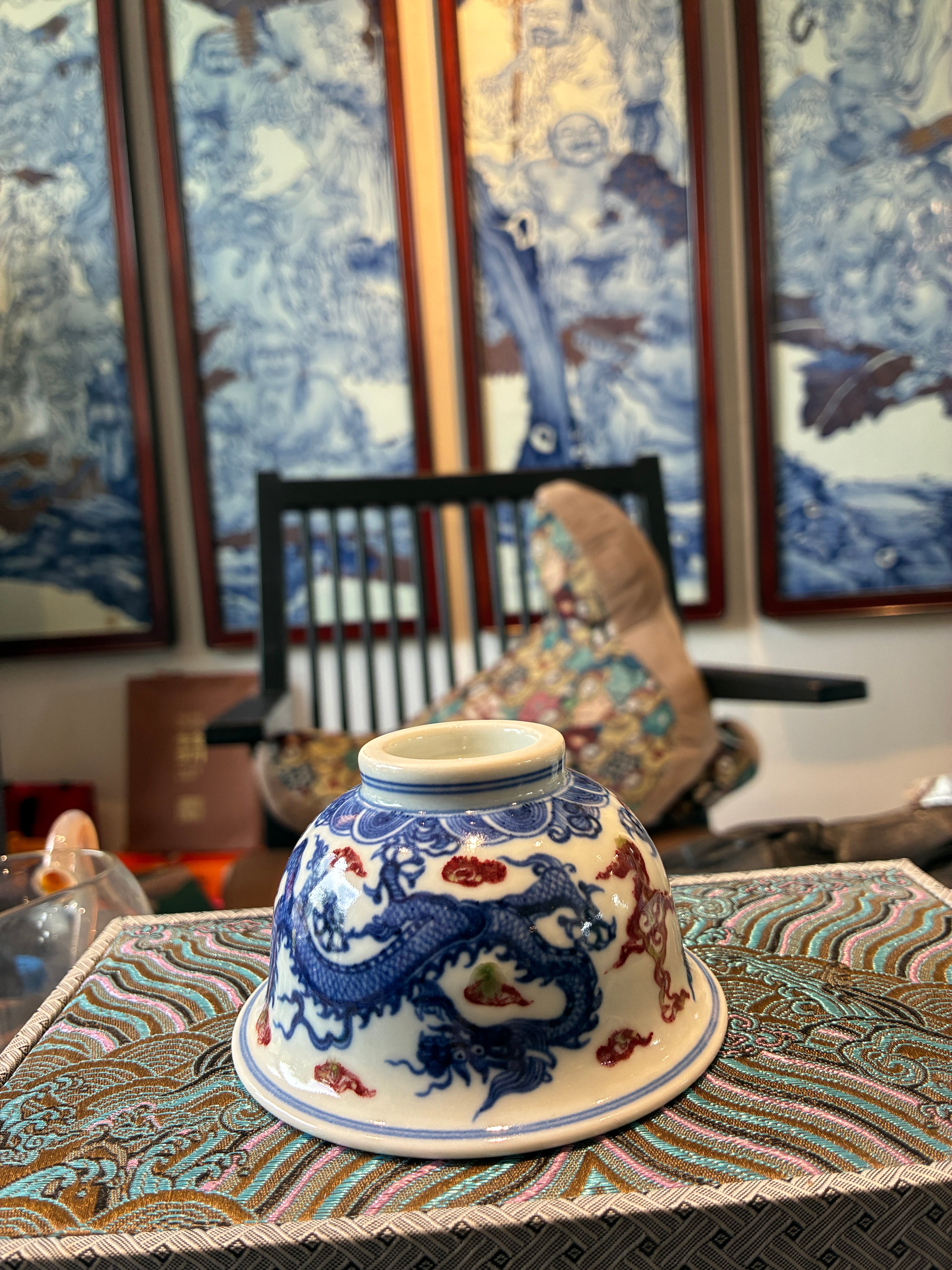 Yu Zhi Lou" Studio Hand- painted Imperial "Cloud Dragon" Ya Shou Bei（Flared Teacup）